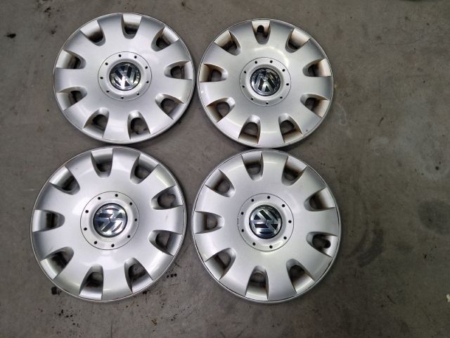 bontott VW GOLF IV Dísztárcsa Szett