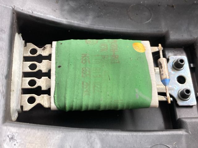 bontott VW GOLF IV Előtét Ellenállás Fűtőmotor