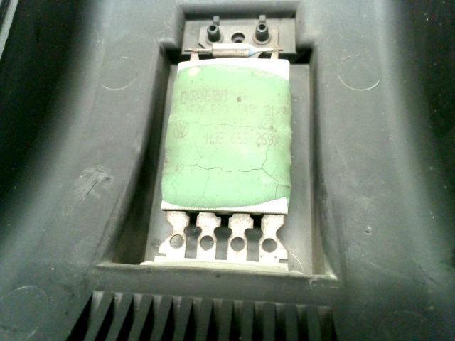 bontott VW GOLF IV Előtét Ellenállás Fűtőmotor