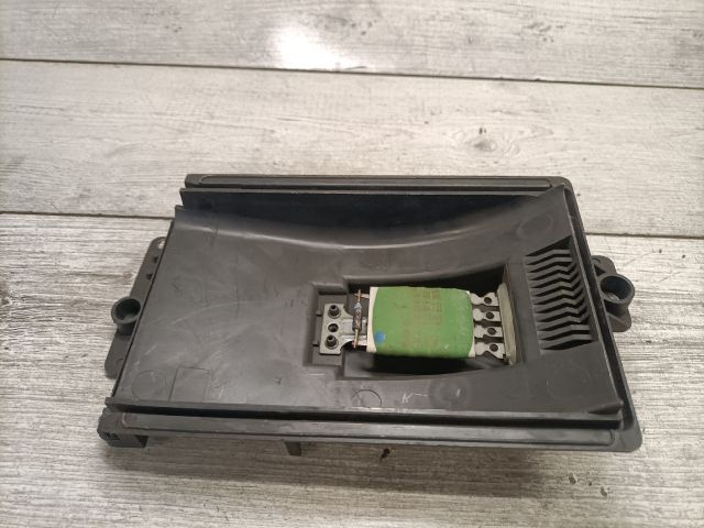 bontott VW GOLF IV Előtét Ellenállás Fűtőmotor