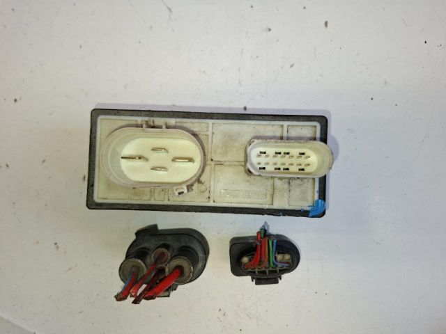 bontott VW GOLF IV Előtét Ellenállás Hűtőventilátor