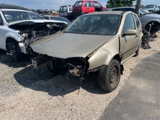 bontott VW GOLF IV Első Ablakmosó Fúvóka