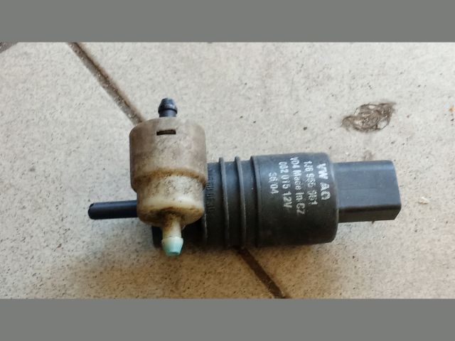 bontott VW GOLF IV Első Ablakmosó Szivattyú