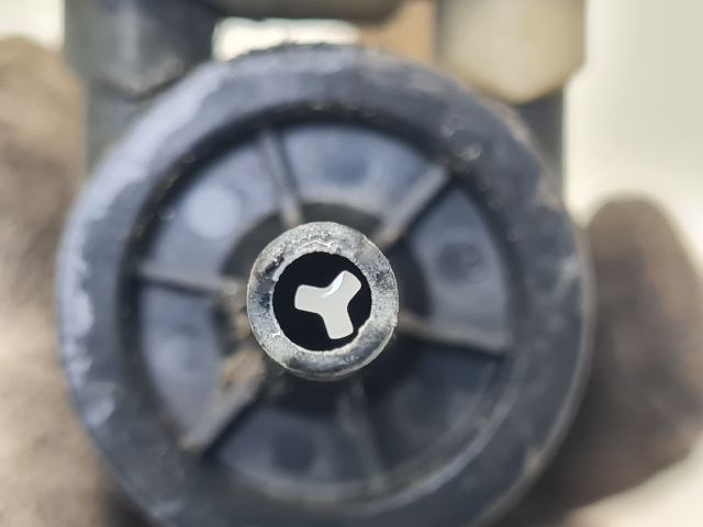 bontott VW GOLF IV Első Ablakmosó Szivattyú