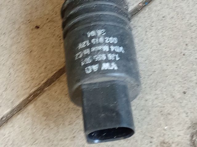 bontott VW GOLF IV Első Ablakmosó Szivattyú