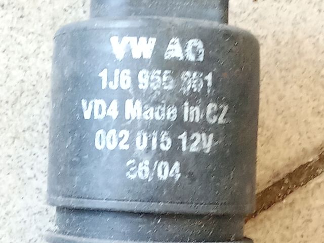 bontott VW GOLF IV Első Ablakmosó Szivattyú