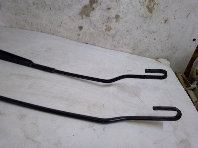 bontott VW GOLF IV Első Ablaktörlő Kar