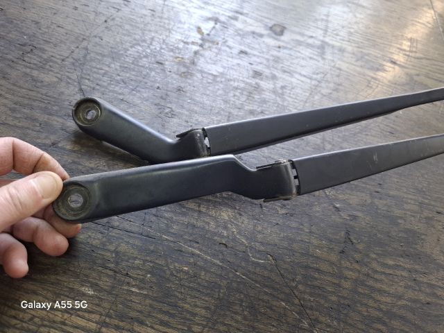 bontott VW GOLF IV Első Ablaktörlő Kar