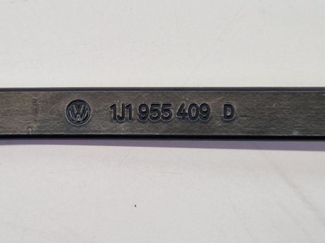 bontott VW GOLF IV Első Ablaktörlő Kar