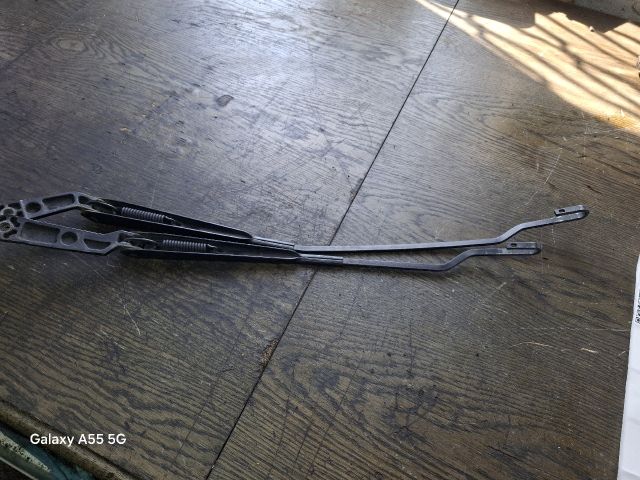 bontott VW GOLF IV Első Ablaktörlő Kar