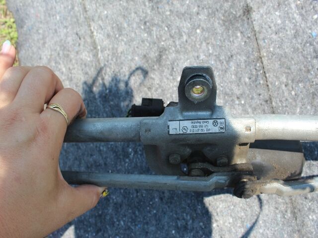 bontott VW GOLF IV Első Ablaktörlő Szerkezet Motorral