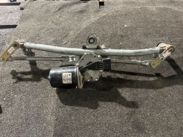 bontott VW GOLF IV Első Ablaktörlő Szerkezet Motorral