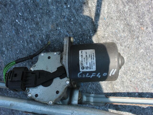 bontott VW GOLF IV Első Ablaktörlő Szerkezet Motorral