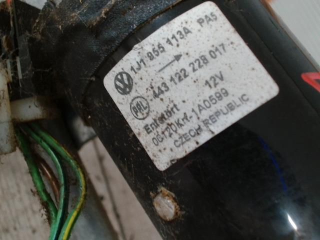 bontott VW GOLF IV Első Ablaktörlő Szerkezet Motorral