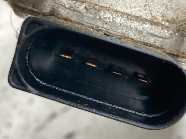 bontott VW GOLF IV Első Ablaktörlő Szerkezet Motorral