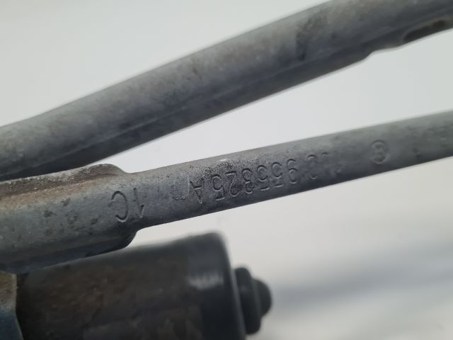 bontott VW GOLF IV Első Ablaktörlő Szerkezet Motorral