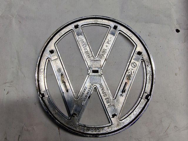 bontott VW GOLF IV Első Embléma