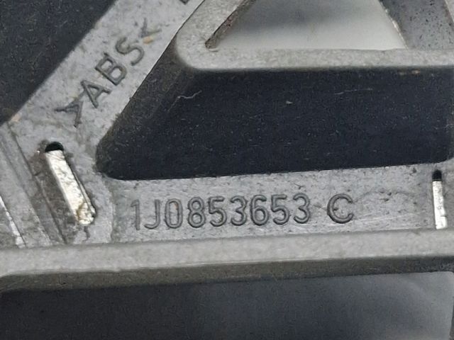 bontott VW GOLF IV Első Embléma