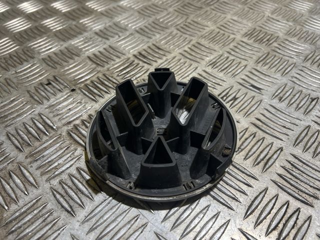 bontott VW GOLF IV Első Embléma