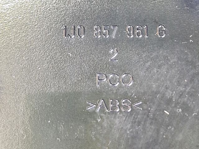 bontott VW GOLF IV Első Hamutartó