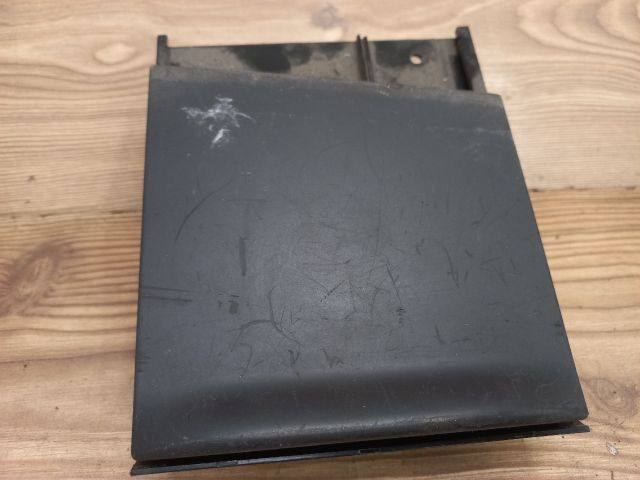 bontott VW GOLF IV Első Hamutartó