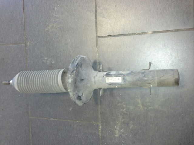 bontott VW GOLF IV Első Lengéscsillapító (Pozíciófüggetlen)