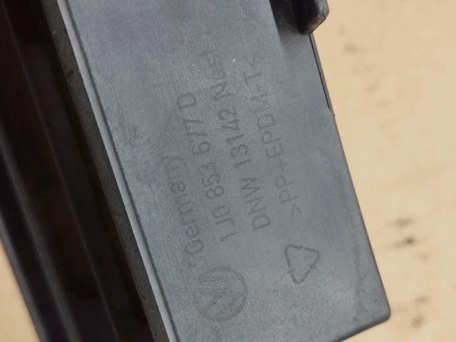 bontott VW GOLF IV Első Lökhárító Alsó Középső Díszrács