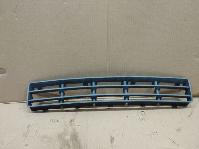 bontott VW GOLF IV Első Lökhárító Alsó Középső Díszrács