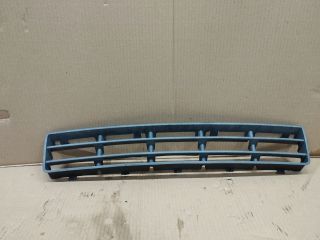 bontott VW GOLF IV Első Lökhárító Alsó Középső Díszrács