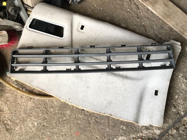 bontott VW GOLF IV Első Lökhárító Alsó (Műanyag)