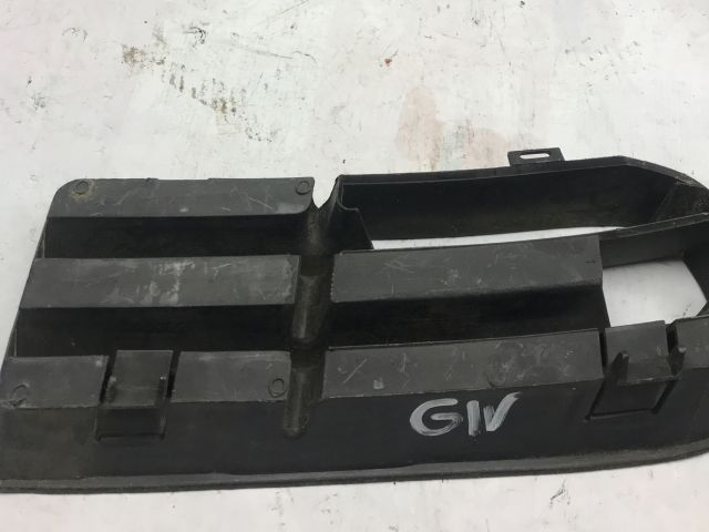 bontott VW GOLF IV Első Lökhárító Bal Díszrács