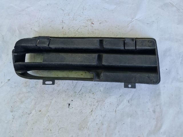 bontott VW GOLF IV Első Lökhárító Bal Díszrács