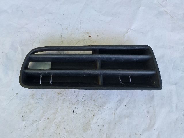 bontott VW GOLF IV Első Lökhárító Bal Díszrács