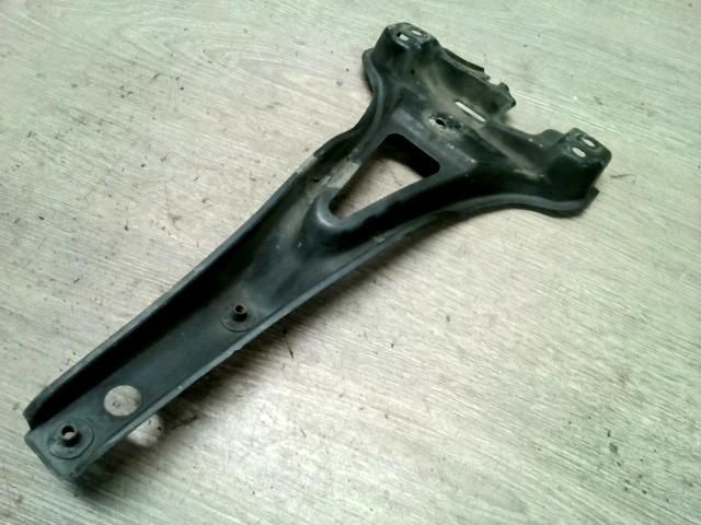 bontott VW GOLF IV Első Lökhárító Merevítő (Fém)