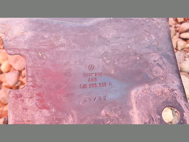 bontott VW GOLF IV Első Lökhárító Merevítő (Fém)