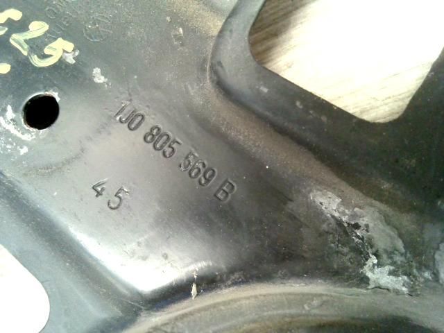 bontott VW GOLF IV Első Lökhárító Merevítő (Fém)