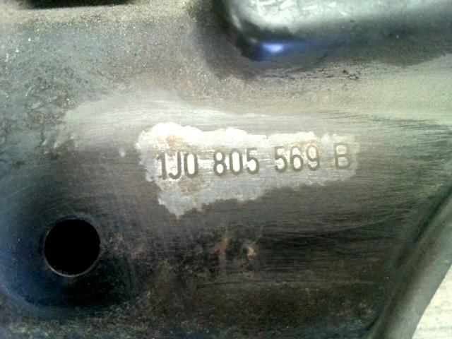 bontott VW GOLF IV Első Lökhárító Merevítő (Fém)