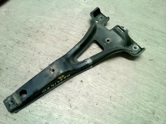 bontott VW GOLF IV Első Lökhárító Merevítő (Fém)