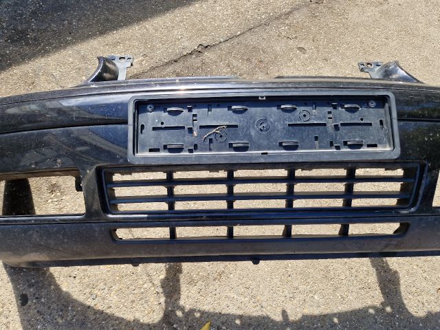 bontott VW GOLF IV Első Lökhárító (Részeivel)