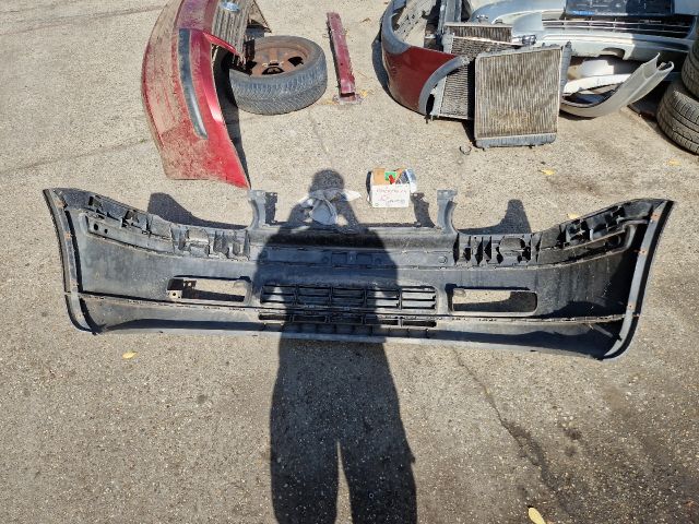 bontott VW GOLF IV Első Lökhárító (Részeivel)