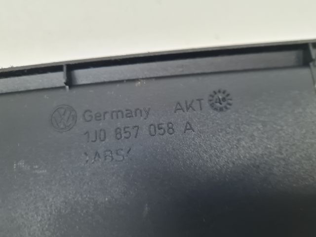 bontott VW GOLF IV Első Tároló Rekesz