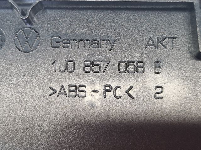 bontott VW GOLF IV Első Tároló Rekesz