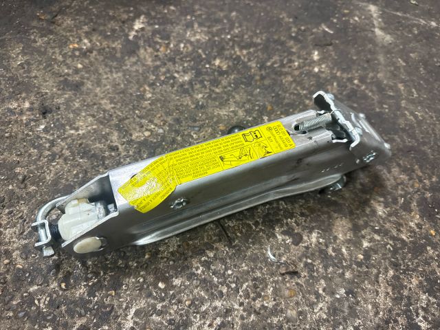 bontott VW GOLF IV Emelő