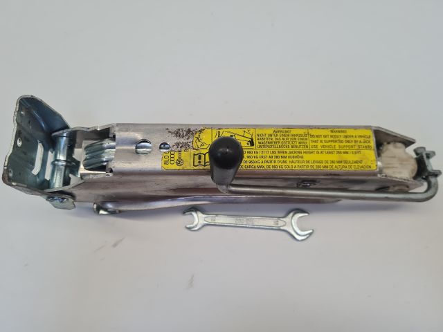 bontott VW GOLF IV Emelő