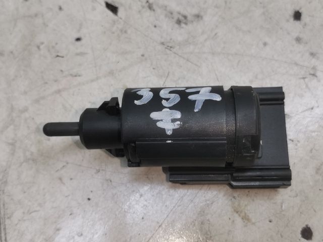 bontott VW GOLF IV Fék Pedál Kapcsoló