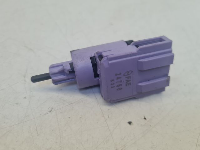 bontott VW GOLF IV Fék Pedál Kapcsoló