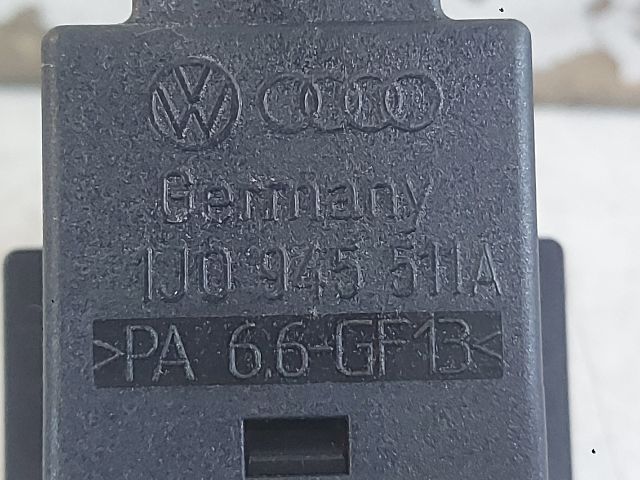 bontott VW GOLF IV Fék Pedál Kapcsoló