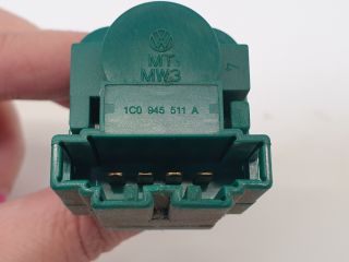 bontott VW GOLF IV Fék Pedál Kapcsoló