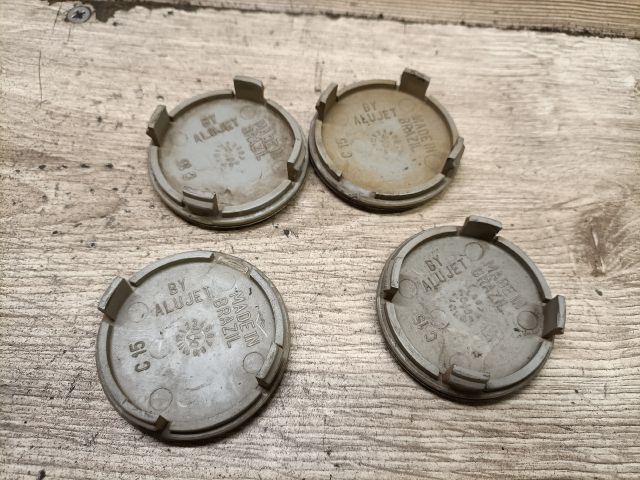 bontott VW GOLF IV Felniközép (1 db)