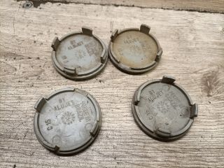 bontott VW GOLF IV Felniközép (1 db)